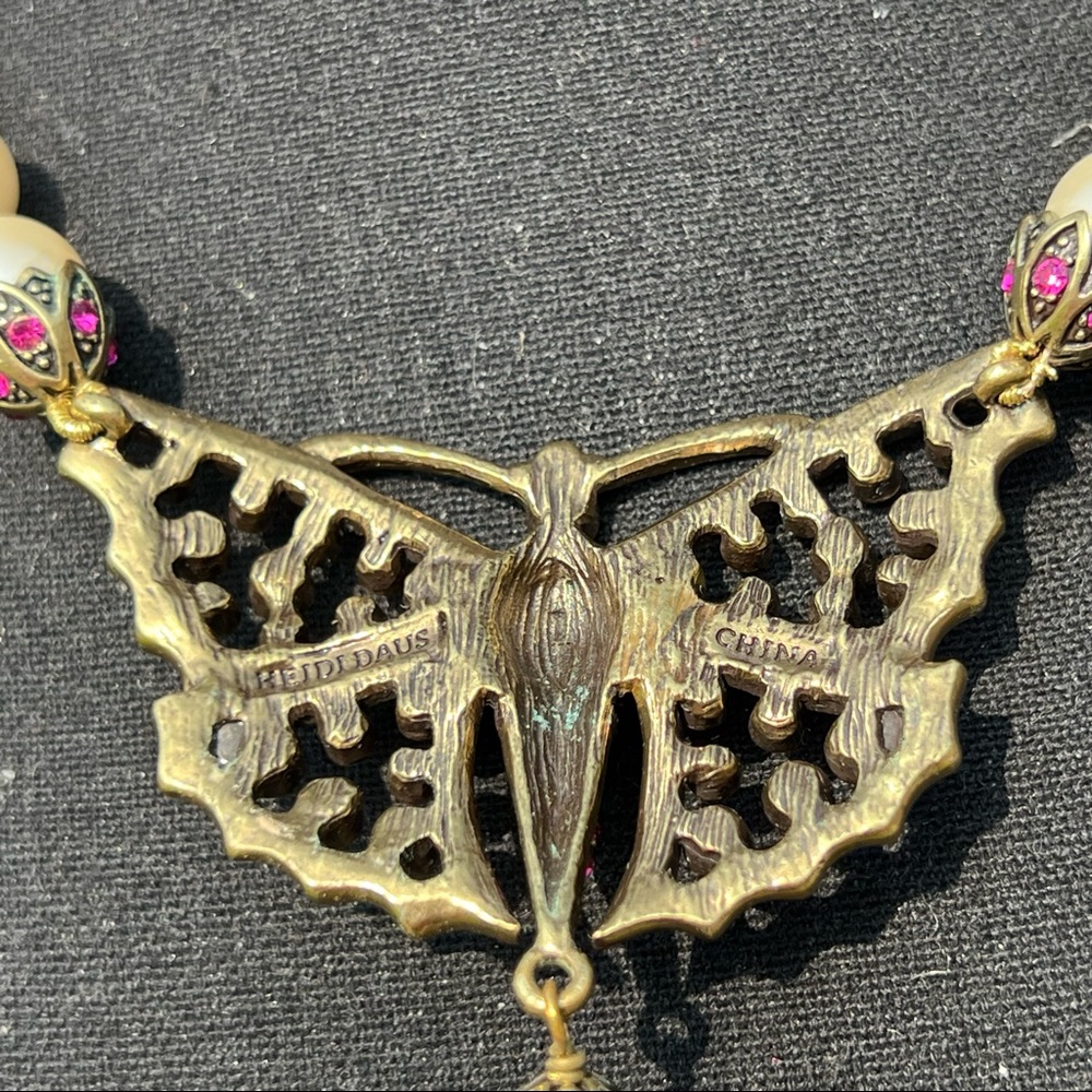 & Heidi Daus Magnificent Fuchsia &Pearl a butterfly Necklace - Picture 7 of 12